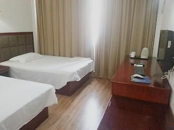 Wuhan Tianlun Holiday Hotel Экстерьер фото