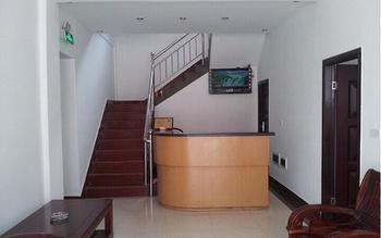Wuhan Tianlun Holiday Hotel Экстерьер фото